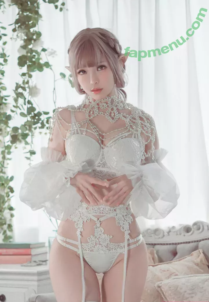 eeelyeee nude photo #0703 (Ely / Ely_eee)