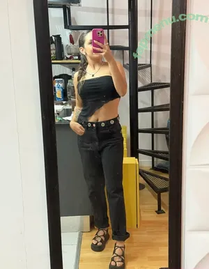 eeemilys22 / e.mily_22 nude photo #0031