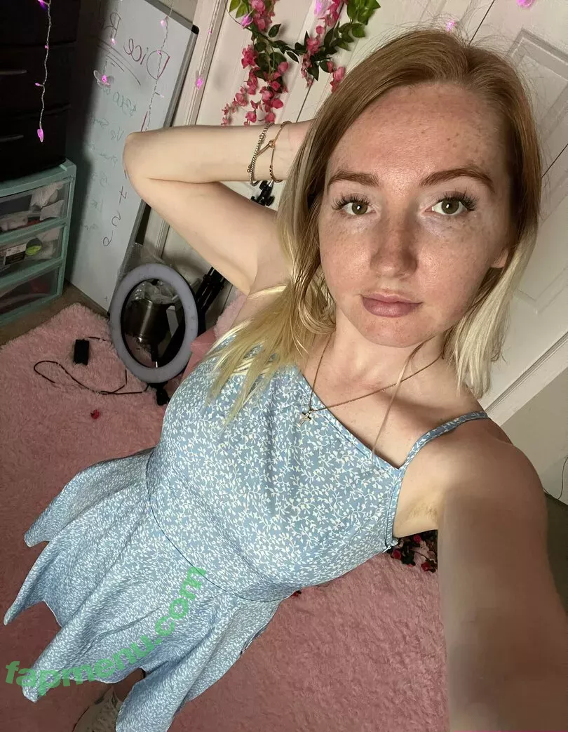 Eevee Bee nude photo #0594 (Eeveebeeshow / eevee_bee / eeveethebee)