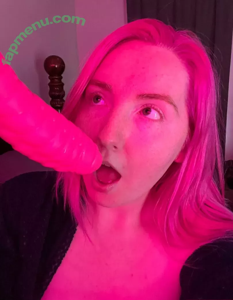 Eevee Bee nude photo #0655 (Eeveebeeshow / eevee_bee / eeveethebee)