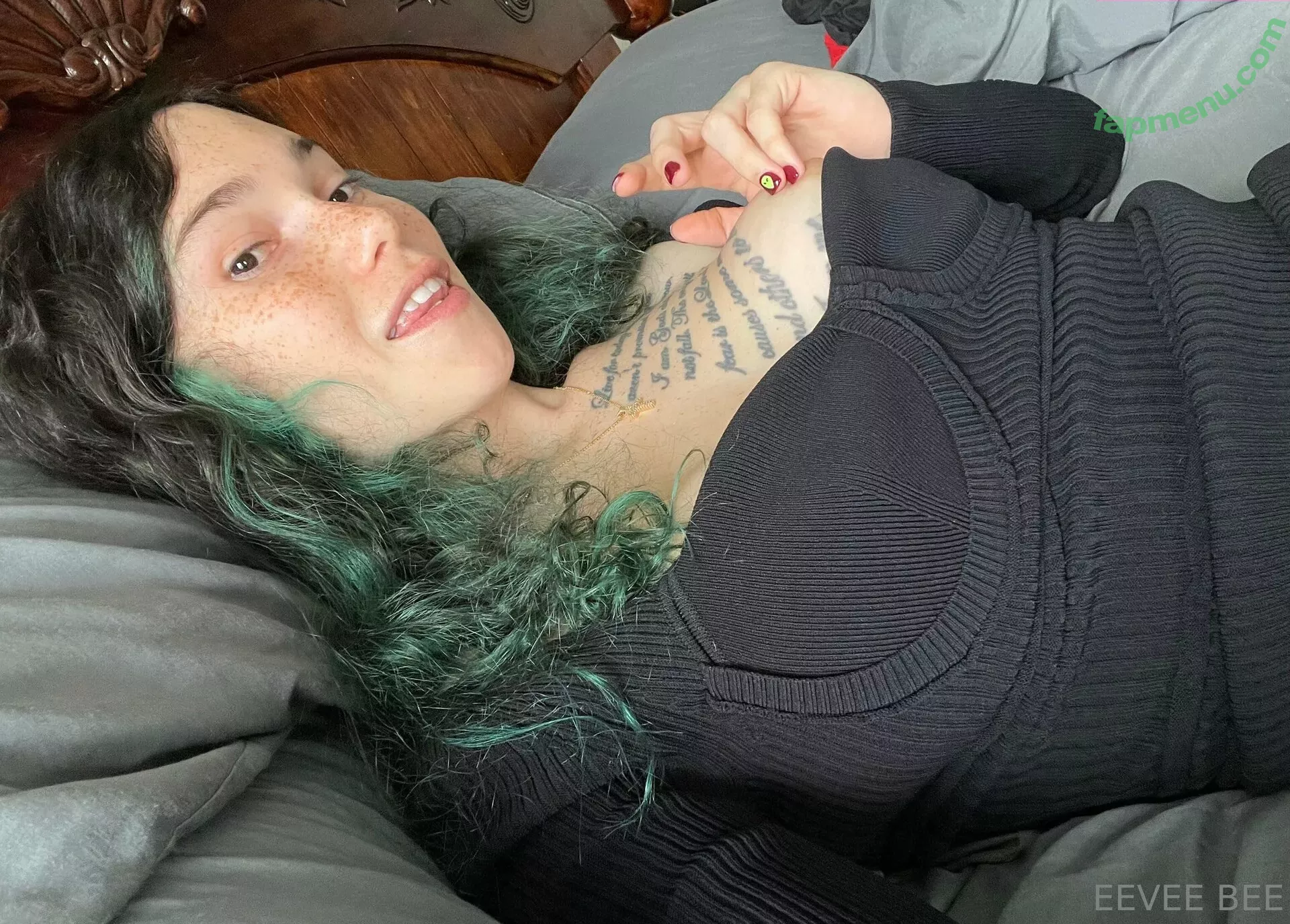 Eevee Bee nude photo #0756 (Eeveebeeshow / eevee_bee / eeveethebee)