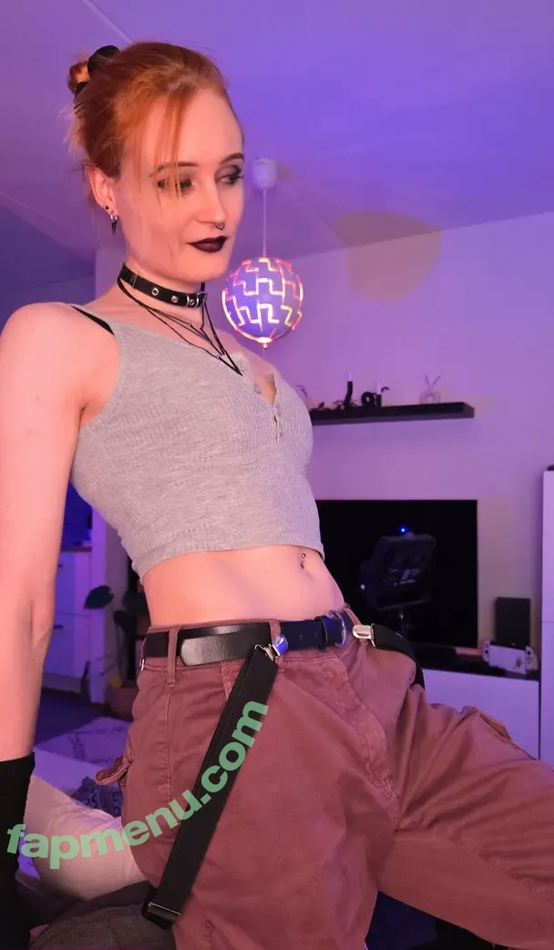 eeziss nude photo #0333 (eeezisss)