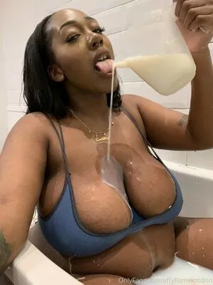 Effy Flame / effyflamelondon nude photo #0007