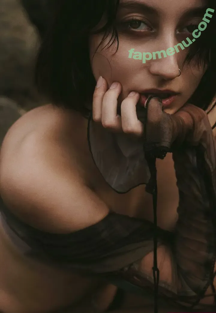 eibrarrr nude photo #0001 (eibrarrr)