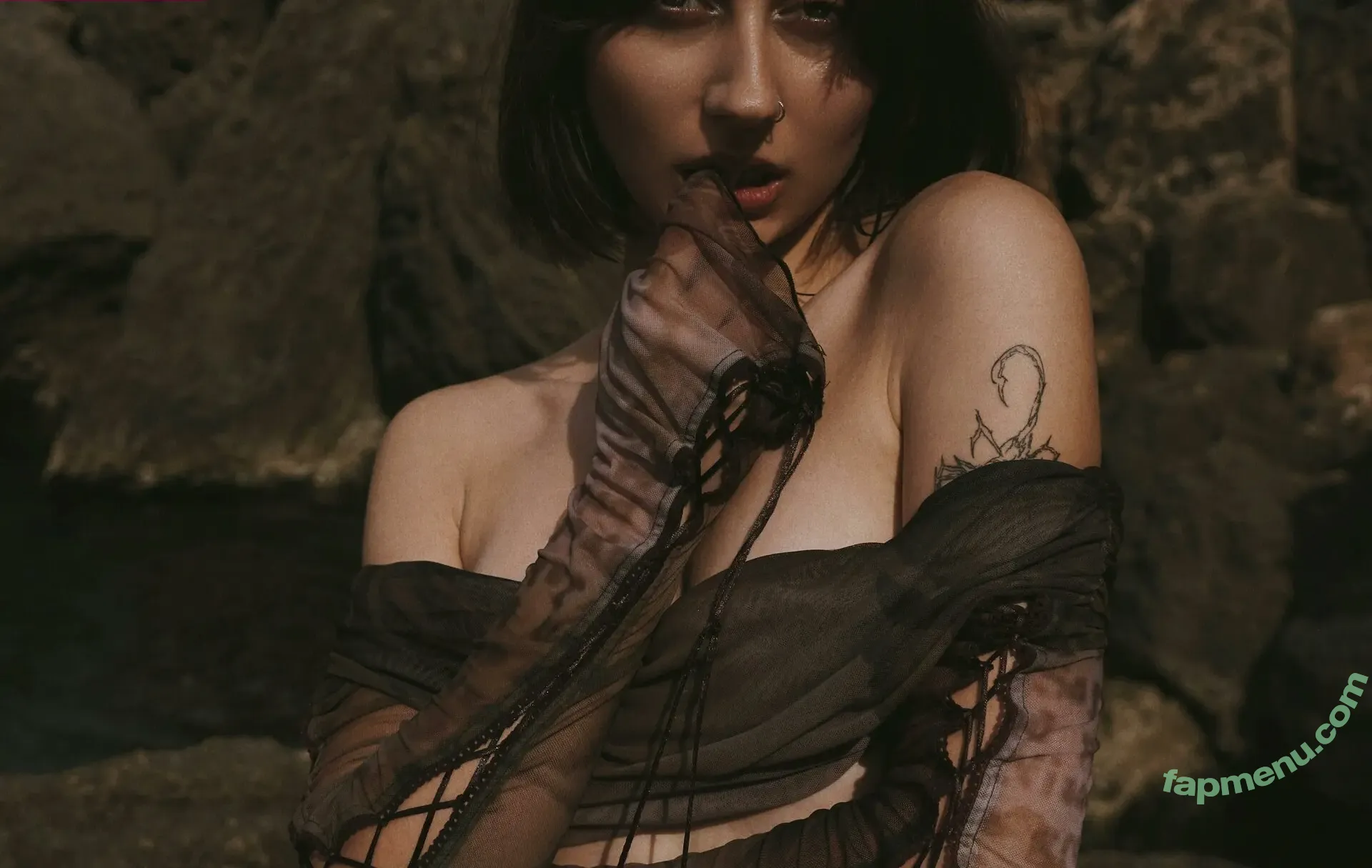 eibrarrr nude photo #0003 (eibrarrr)