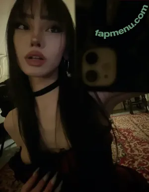 Eieniffy nude photo #0004
