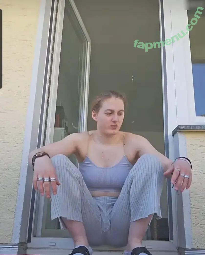 einfachnurchristiinaa nude photo #0135 (einfachnurchristiinaa)