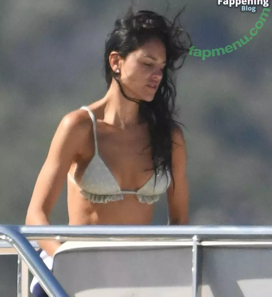 Eiza Gonzalez nude photo #0894 (eizagonzalez / elisagonz)