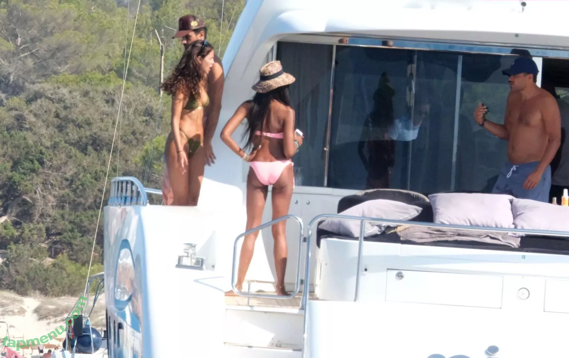 Eiza Gonzalez nude photo #1665 (eizagonzalez / elisagonz)