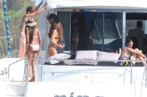 Eiza González / eizagonzalez / eizamusica nude photo #0325