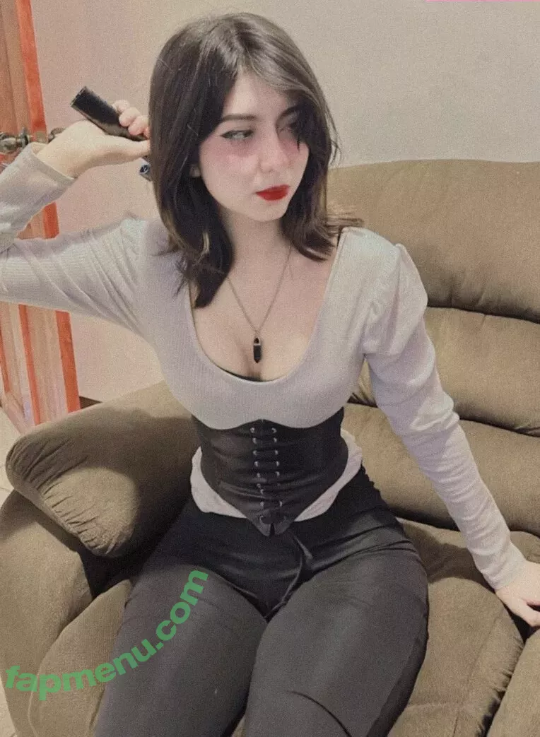 Elain3uwu nude photo #0019 (elenitaforger)