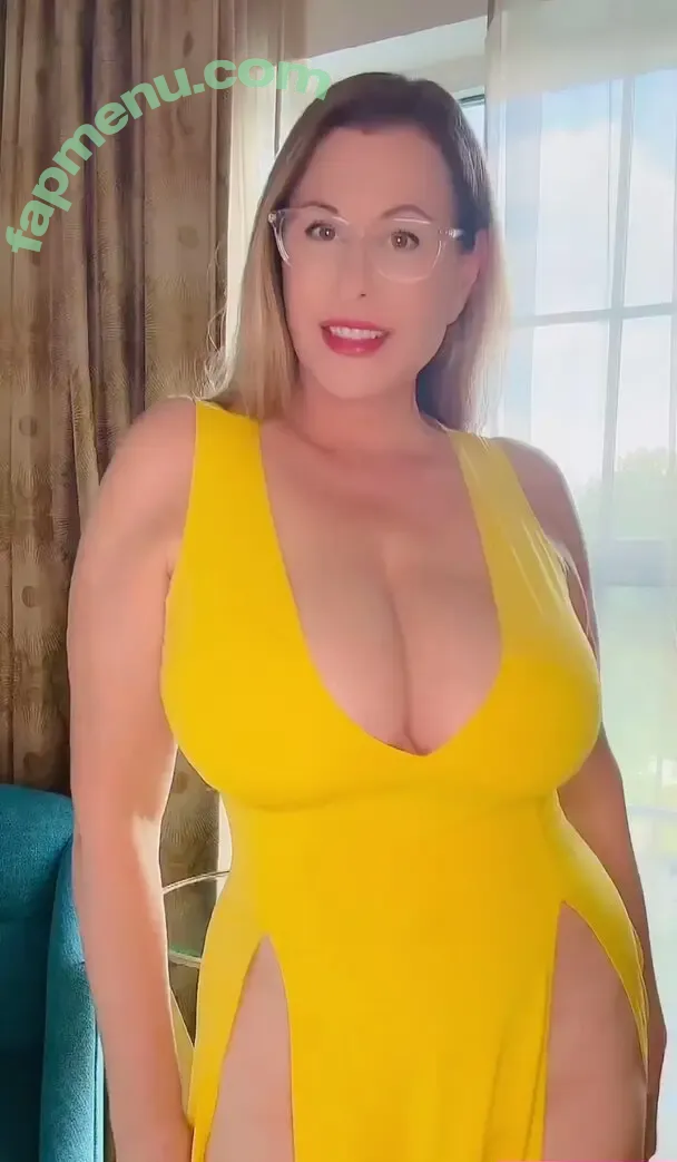 Elaina nude photo #0014 (Alias Perhaps / elainamich)