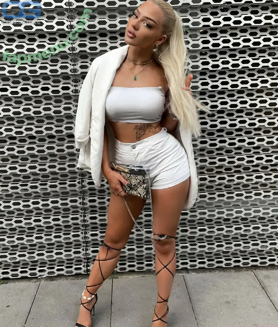 Elainevictoria nude photo #0001 (Elainevictoria)