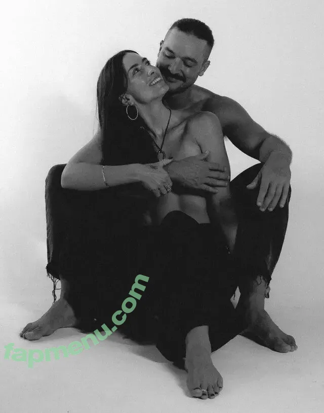 Elayna Carausu nude photo #0088 (Sailing La Vagabonde / elayna.carausu)