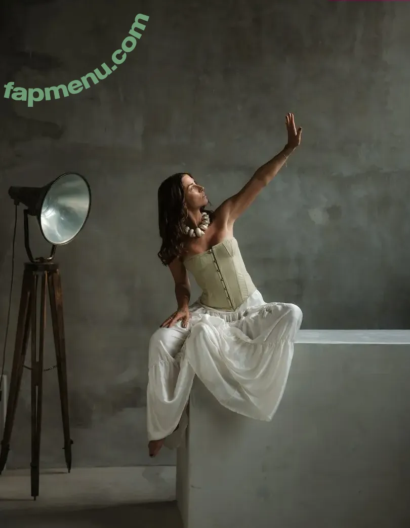 Elayna Carausu nude photo #0092 (Sailing La Vagabonde / elayna.carausu)