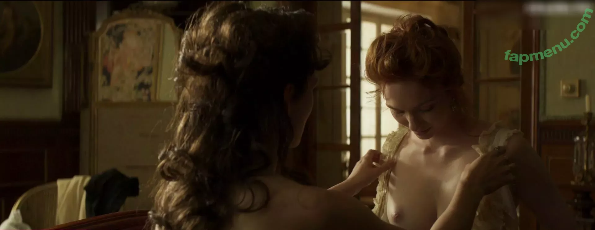 Eleanor Tomlinson nude photo #0107 (eleanortomlinson)