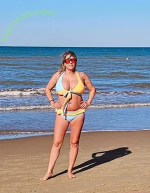 Elena Daniela Ungureanu / danachanel / elenadanielaungureanu nude photo #0103