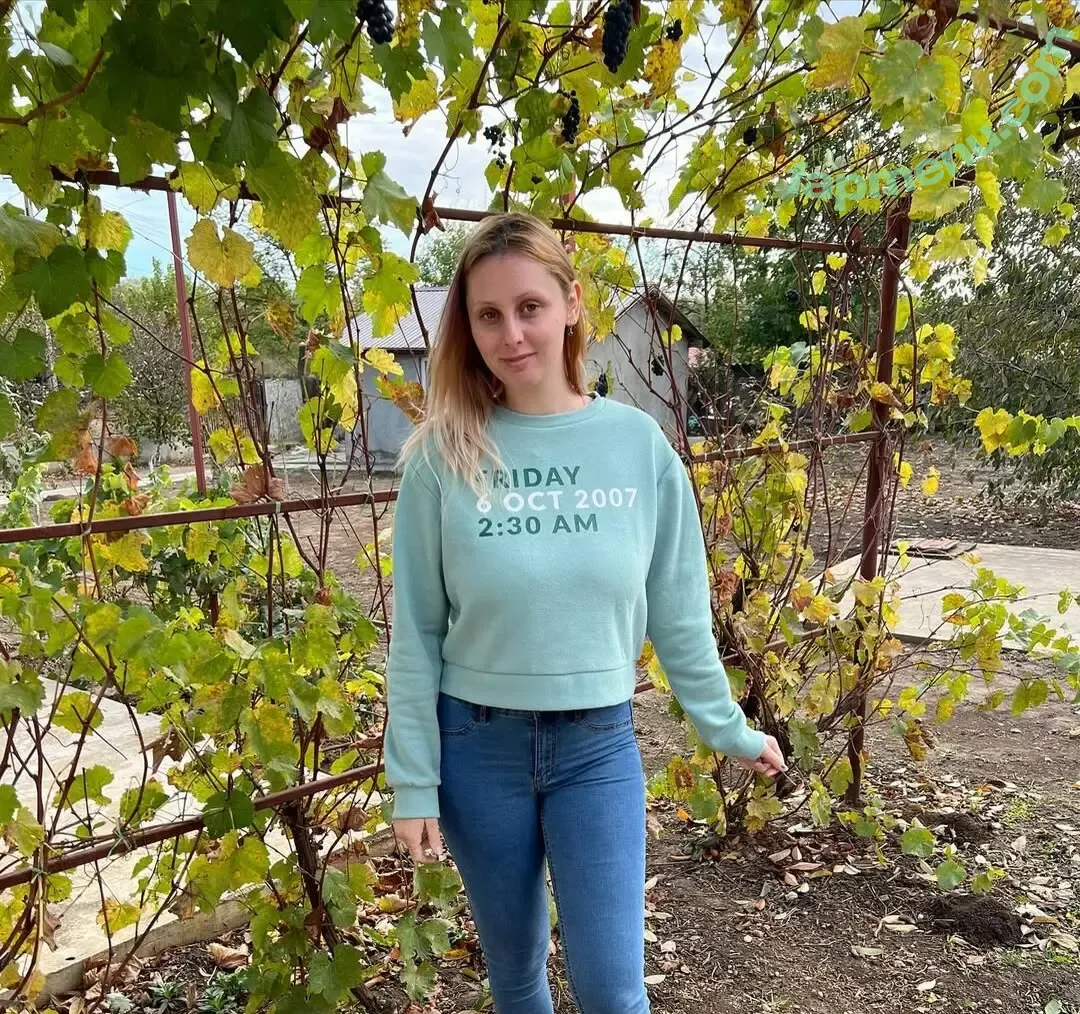 Elena Ilie nude photo #0063 (elena.petronela)