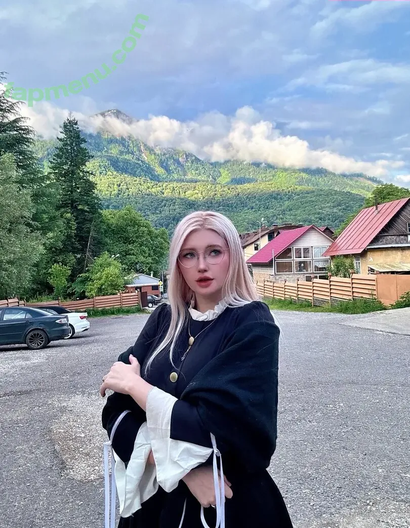 Elena Kyalviyainen nude photo #0336 (Elena Kyalviyainen)