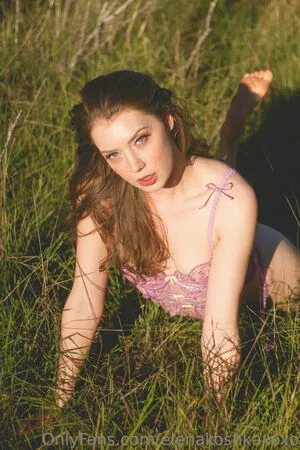 Elenakoshkaxoxo / therealelenakoshka nude photo #0219