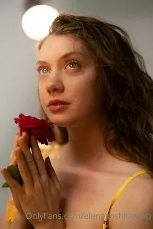 Elenakoshkaxoxo / therealelenakoshka nude photo #0226