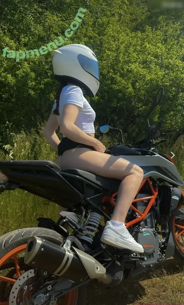 Elenarides nude photo #0105 (elenalovesbikers)