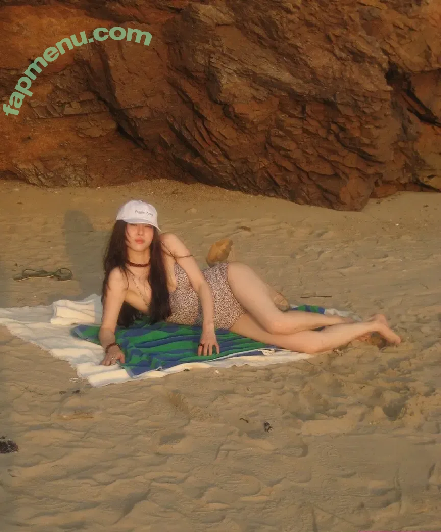 elfin_prairie nude photo #0210 (elfin_prairie)