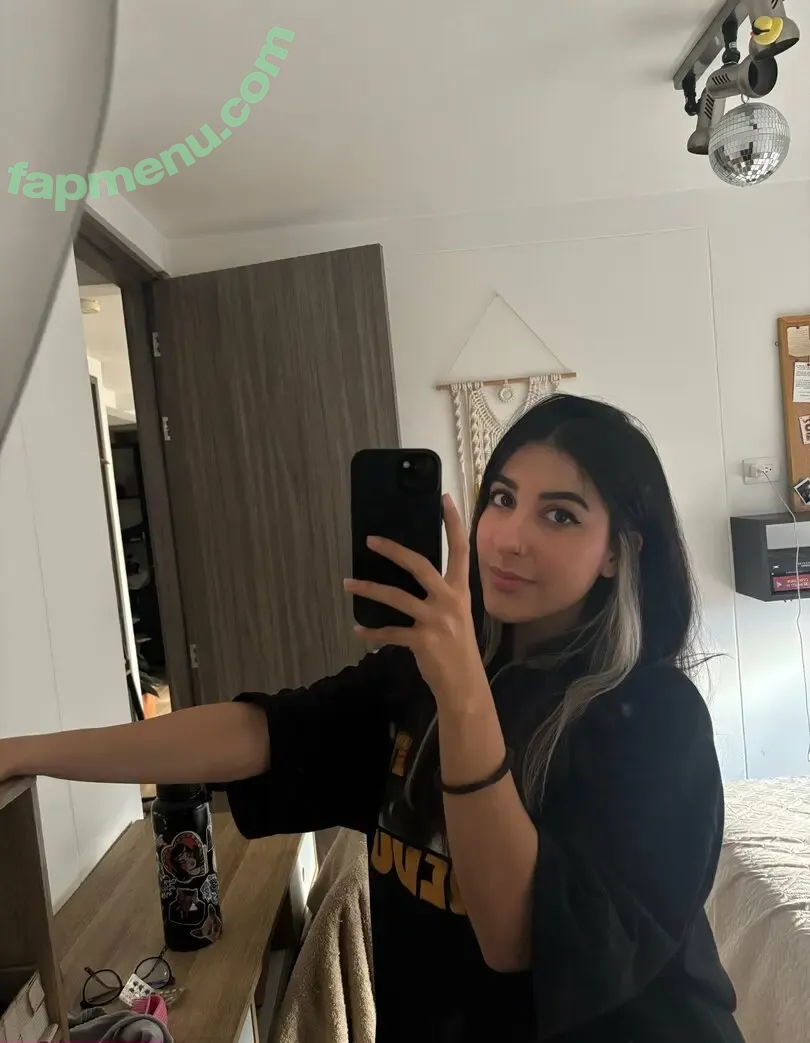 elihotchili nude photo #0087 (elihotchili)