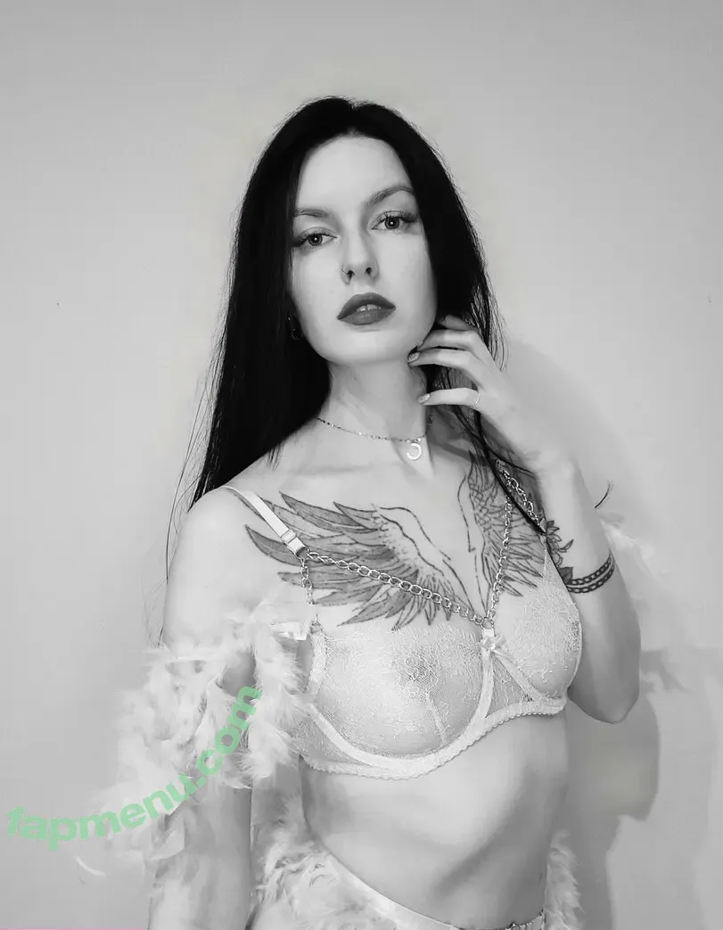 elinafear nude photo #0004 (elinafear)