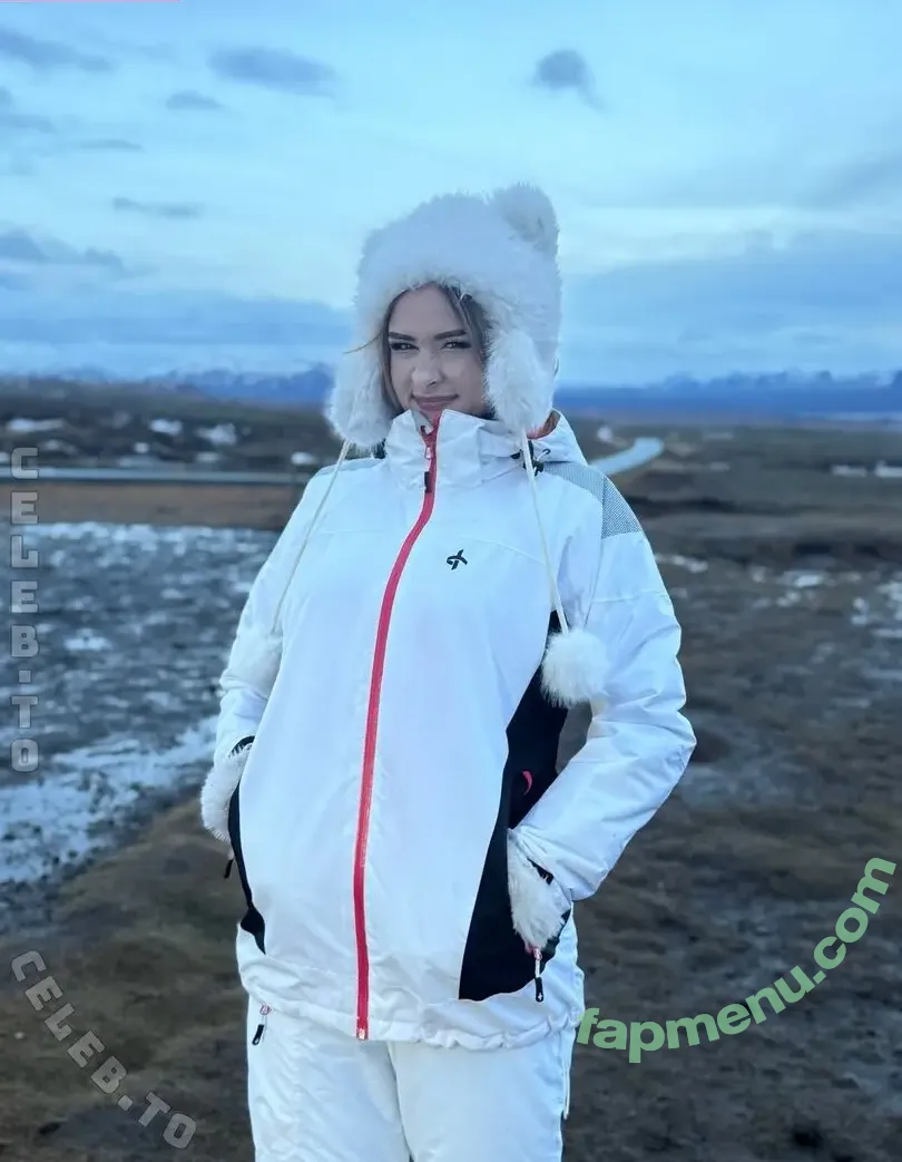 elinatwitch nude photo #0016 (yaboielina)