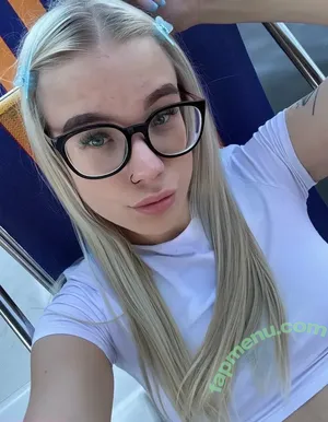 elinka18 / elinatwitch nude photo #0096