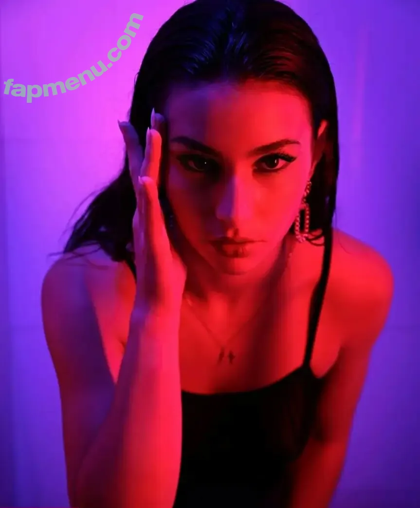 Elisa.fbre nude photo #0124 (Elisafbre)