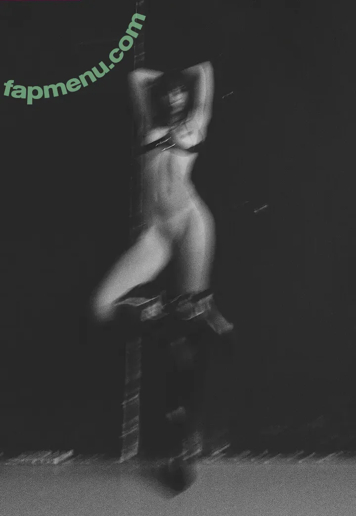 Elisa.fbre nude photo #0189 (Elisafbre)