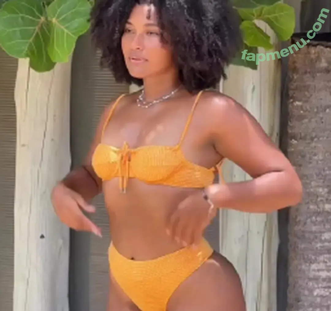 Elisa Gabrielly nude photo #0010 (afrogaby / afrogaby_)