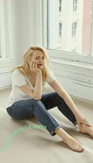 Elisabeth Moss / elisabethmossofficial nude photo #0056