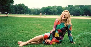 Elisabeth Moss / elisabethmossofficial nude photo #0057