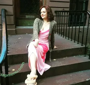 Elisabeth Moss / elisabethmossofficial nude photo #0058