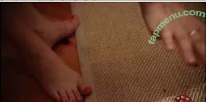 Elisabeth Moss / elisabethmossofficial nude photo #0060