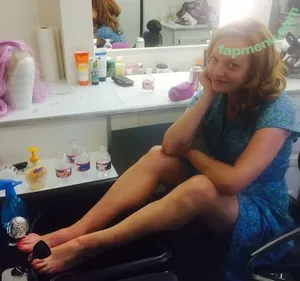 Elisabeth Moss / elisabethmossofficial nude photo #0062