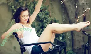 Elisabeth Moss / elisabethmossofficial nude photo #0063