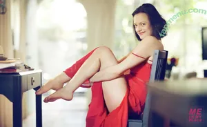 Elisabeth Moss / elisabethmossofficial nude photo #0066