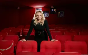 Elisabeth Moss / elisabethmossofficial nude photo #0096