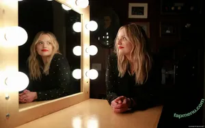Elisabeth Moss / elisabethmossofficial nude photo #0103