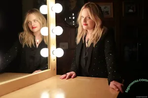 Elisabeth Moss / elisabethmossofficial nude photo #0108