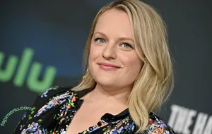 Elisabeth Moss / elisabethmossofficial nude photo #0195