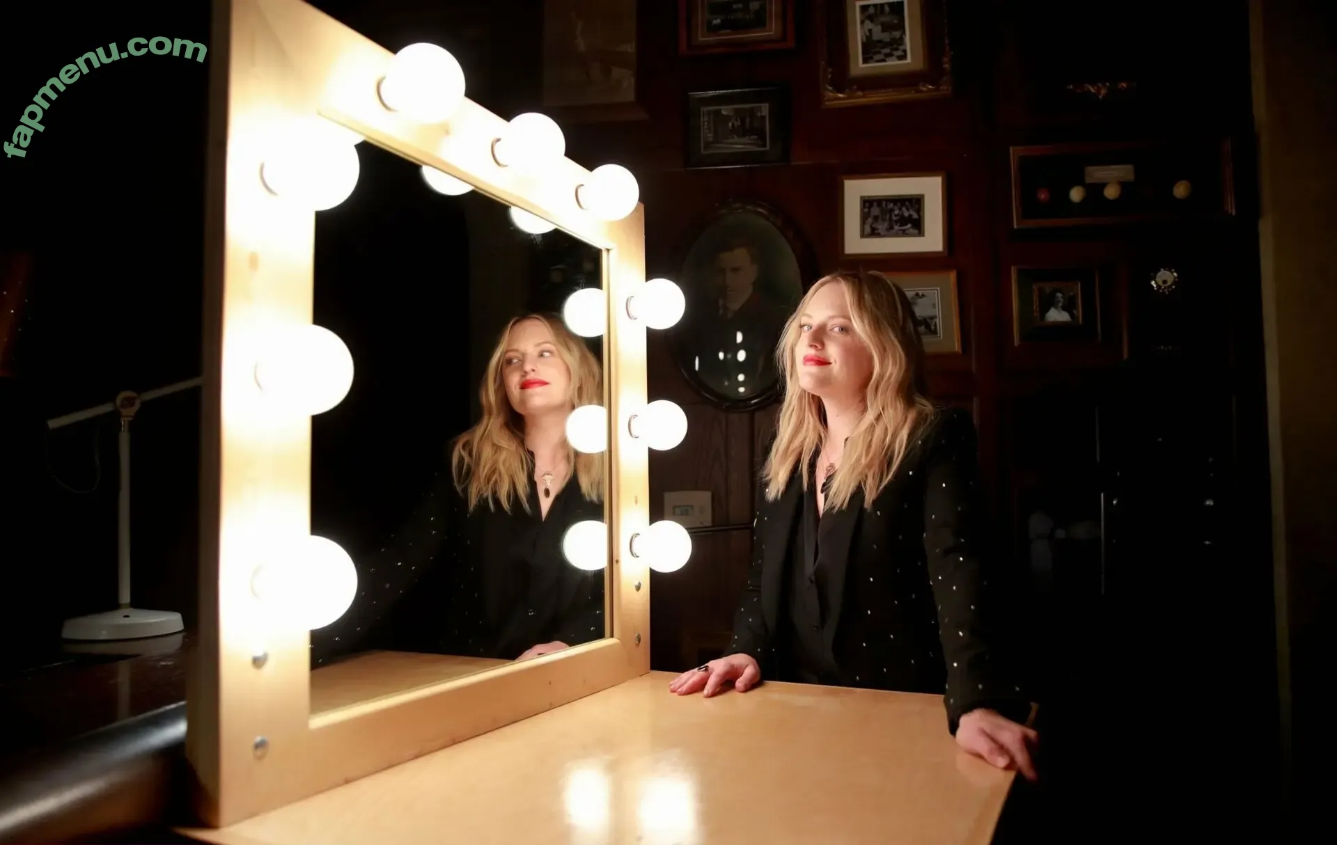 Elisabeth Moss nude photo #0105 (elisabethmossofficial)