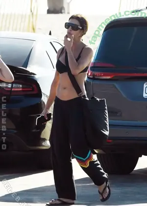 Elisabetta Canalis / JustElisabetta / elisabetta_canalis / elisabettacanalisofficial / littlecrumb_ nude photo #1775