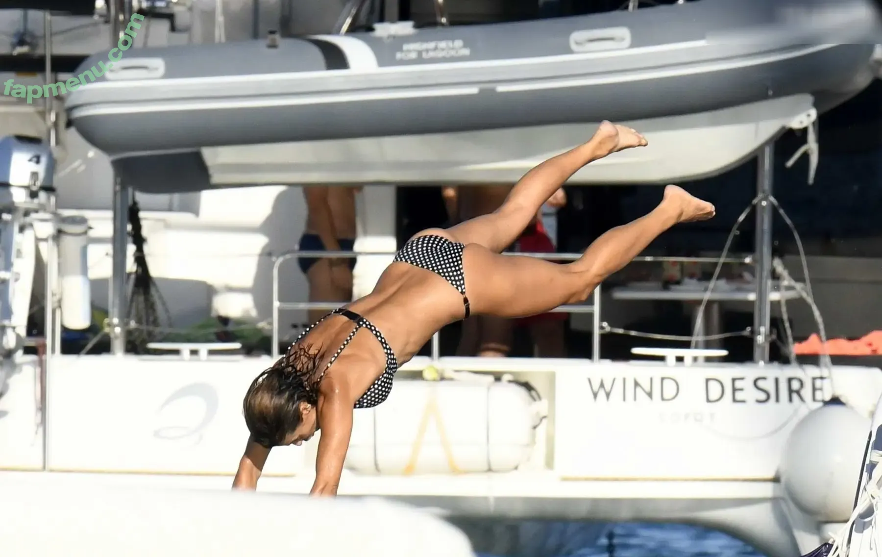 Elisabetta Canalis nude photo #1524 (JustElisabetta / littlecrumb_)