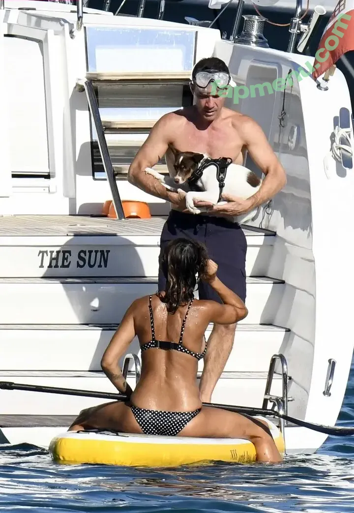 Elisabetta Canalis nude photo #1541 (JustElisabetta / littlecrumb_)