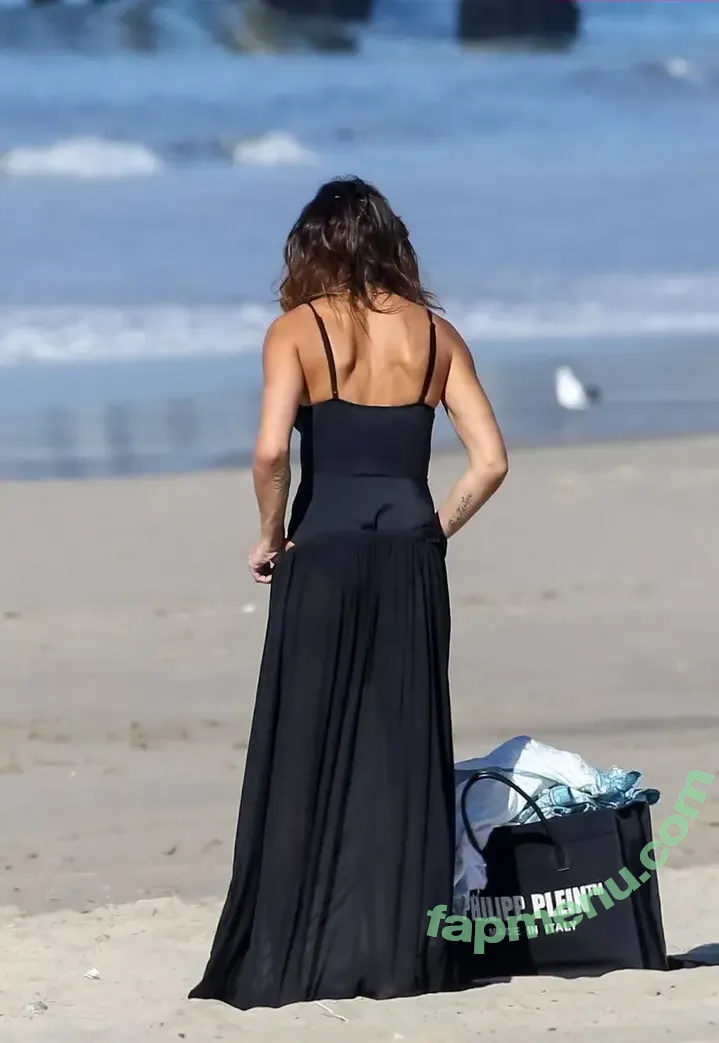 Elisabetta Canalis nude photo #1558 (JustElisabetta / littlecrumb_)